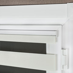 Düz Beyaz Kapı Pencere için Zebra Perde Briz Çubuklu veya Metal Rustik veya Cama Takılan Yapışkanlı Çıta
