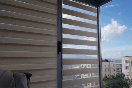 Cam balkon zebra perde nasıl açılıp kapanır?