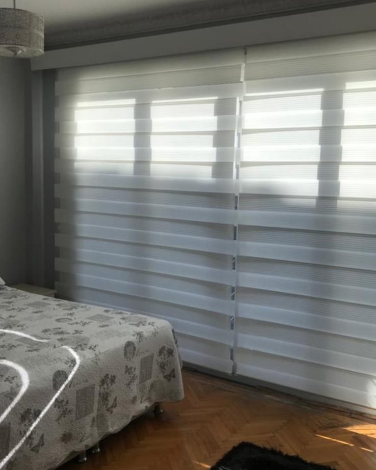 Pliseli Zebra Stor Yatak Odası Perdesi